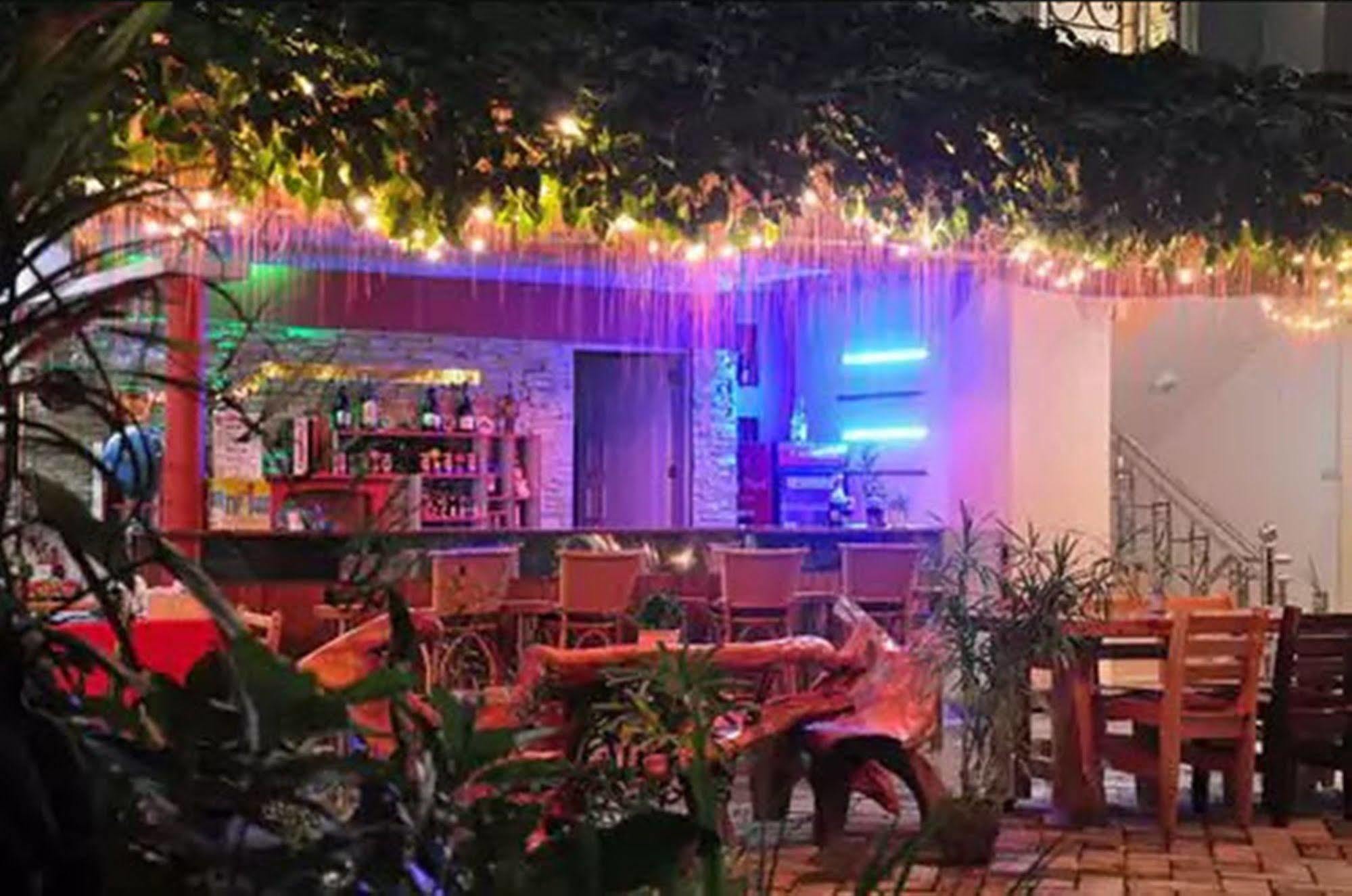 弗朗西斯阿帕特乐酒店 波尔多·格尼拉 外观 照片